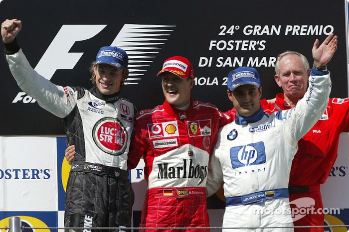 Podio: ganador de la carrera Michael Schumacher con Jenson Button, Juan Pablo Montoya y Rory Byrne