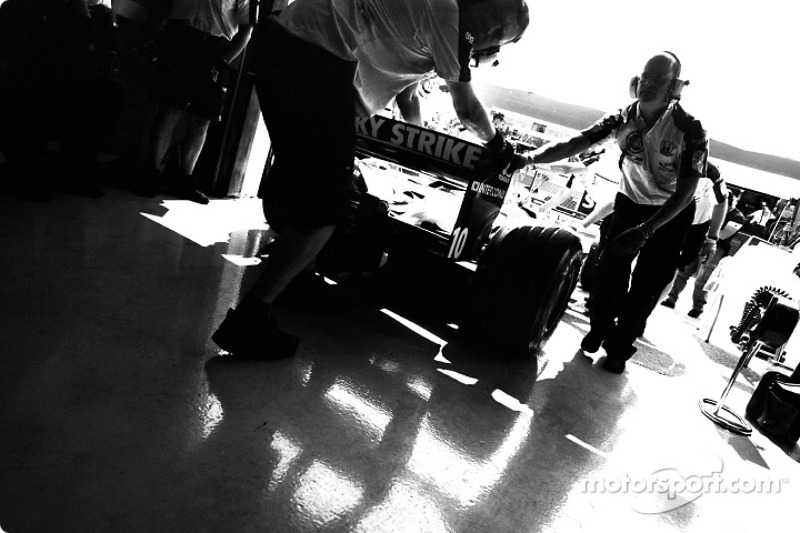 Área de garage de BAR-Honda