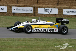 René Arnoux dans une Renault de 1982