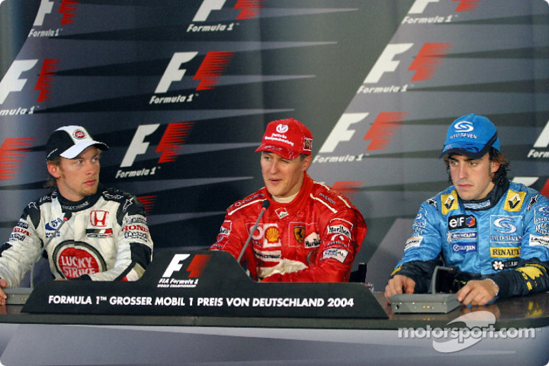 FIA basın toplantısı: Michael Schumacher ve Jenson Button ve Fernando Alonso