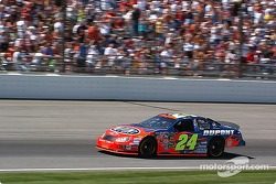 #24 Jeff Gordon qualifies for the Brickyard 400
