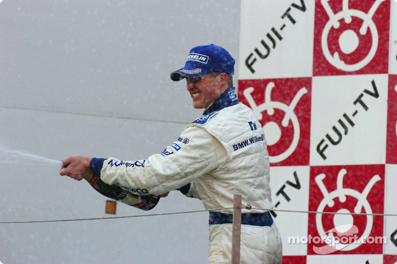 O alemão Ralf Schumacher completou o pódio com a Williams
