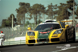 #29 Harrod's Mach One Racing McLaren F1 GTR: Andy Wallace, Olivier Grouillard, Derek Bell