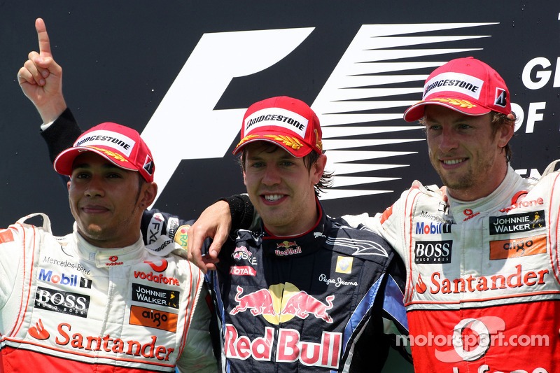 Podyum: Yarış galibi Sebastian Vettel, Red Bull Racing, 2. Lewis Hamilton, McLaren Mercedes, 3. Jens