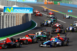 Roberto Merhi, Jean-Eric Vergne, and Robert Wickens lead the mid field at the start of the race