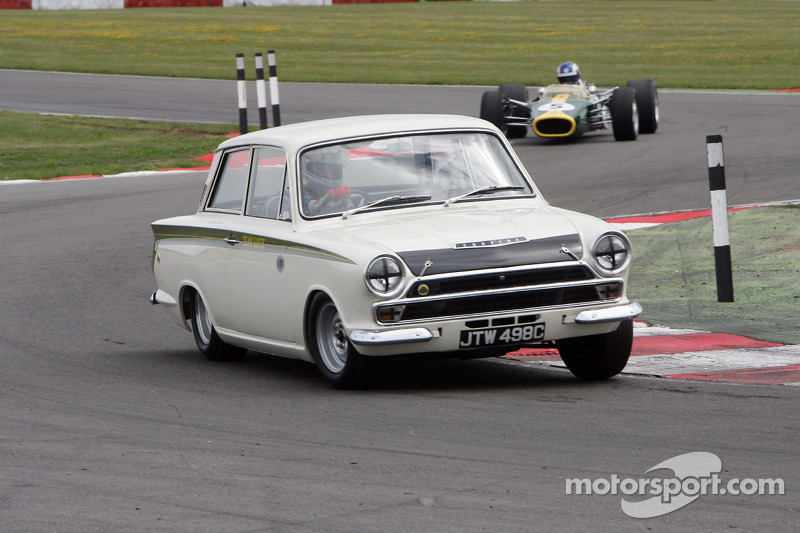 Вільний художник на Lotus Cortina