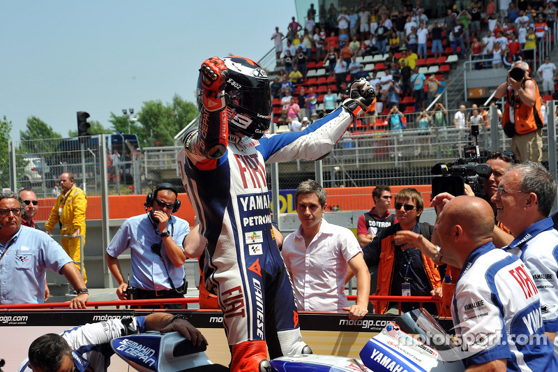 Il vincitore della gara Jorge Lorenzo, Fiat Yamaha Team, festeggia