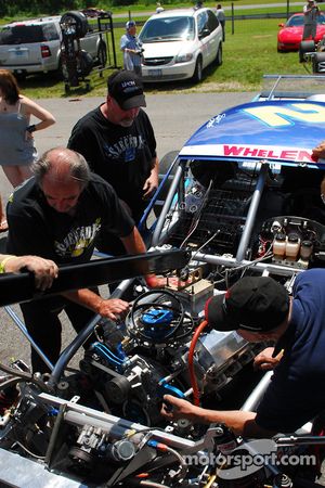 Crew Swaps the engine in Todd Szegedy Wisk/Snuggle NASCAR Whelen Modified