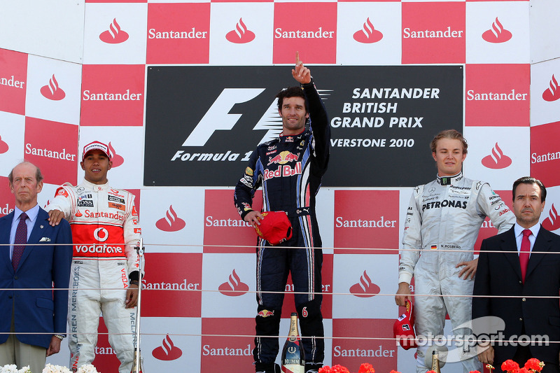 Podium: race winnaar Mark Webber, Red Bull Racing, 2de Lewis Hamilton, McLaren Mercedes, 3de Nico Ro