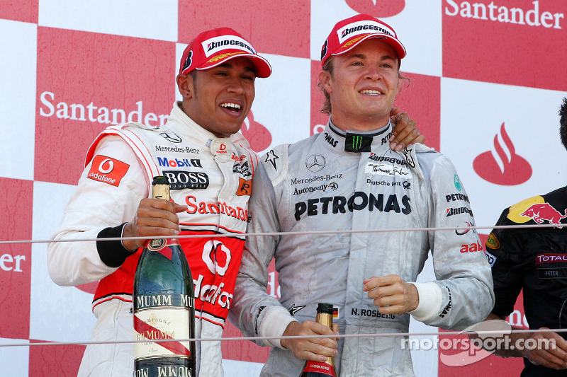 Podio: segundo lugar Lewis Hamilton McLaren Mercedes, Nico Rosberg, Mercedes GP el tercer lugar