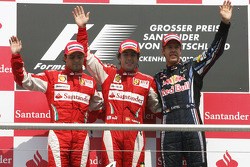 Podium: race winner Fernando Alonso, Scuderia Ferrari, second place Felipe Massa, Scuderia Ferrari, third place Sebastian Vettel, Red Bull Racing