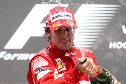 Podium: vainqueur Fernando Alonso, Scuderia Ferrari