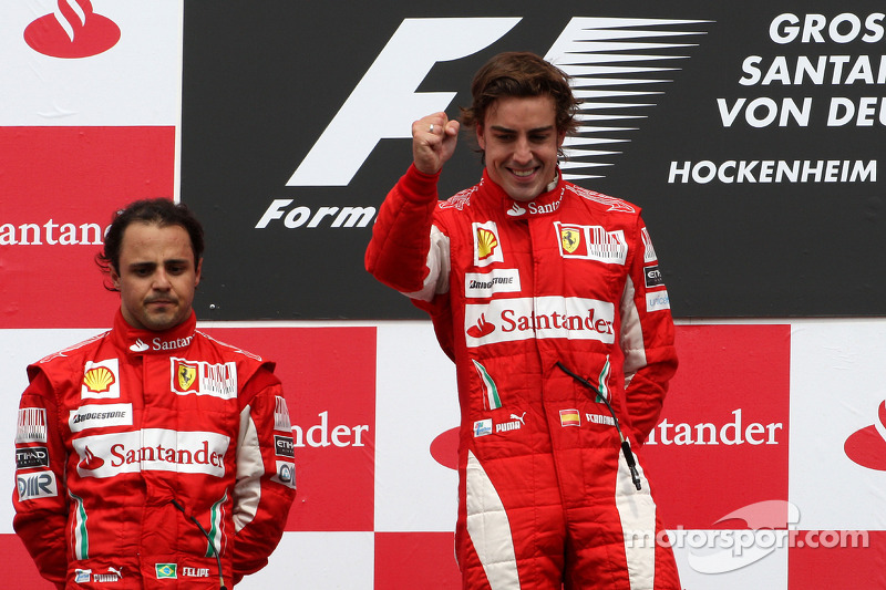Podyum: Yarış galibi Fernando Alonso, Scuderia Ferrari, 2. Felipe Massa, Scuderia Ferrari