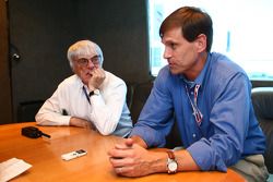 Bernie Ecclestone and Tavo Hellmund, Texas Grand Prix promoter