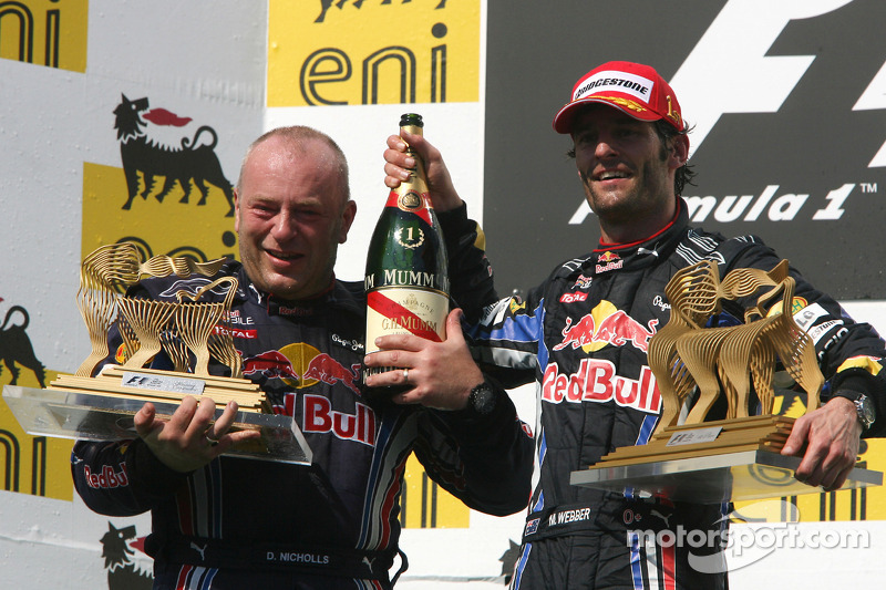 Podyum: Yarış galibi Mark Webber, Red Bull Racing