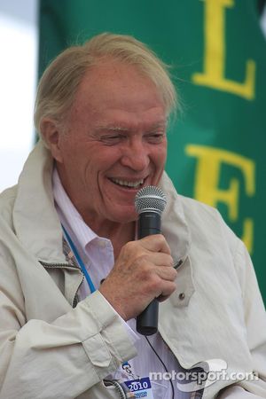 Dan Gurney honored: Dan Gurney