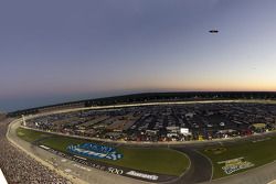 Overall view of the race action