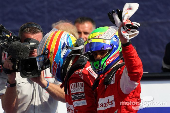 Ganador de la carrera Fernando Alonso, Scuderia Ferrari, tercer lugar Felipe Massa, Scuderia Ferrari