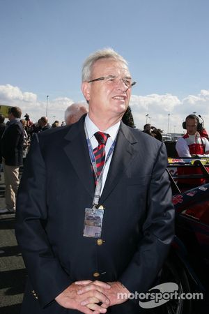 Dr. Martin Winterkorn Head of Volkswagen AG