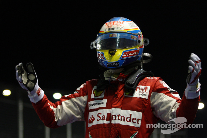 Race winner Fernando Alonso, Scuderia Ferrari