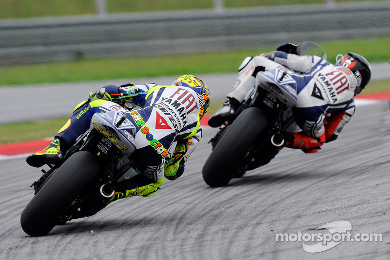 Jorge Lorenzo, Fiat Yamaha Team devance Valentino Rossi, Fiat Yamaha Team