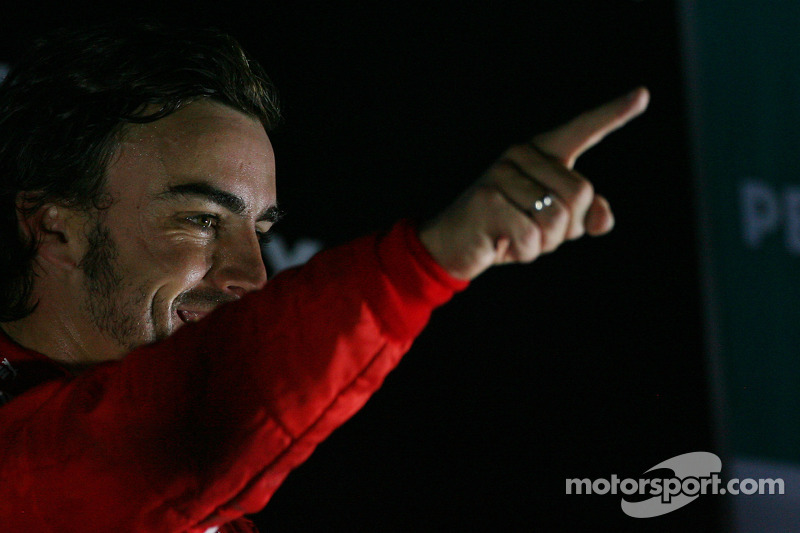 Podium: race winner place Fernando Alonso, Scuderia Ferrari