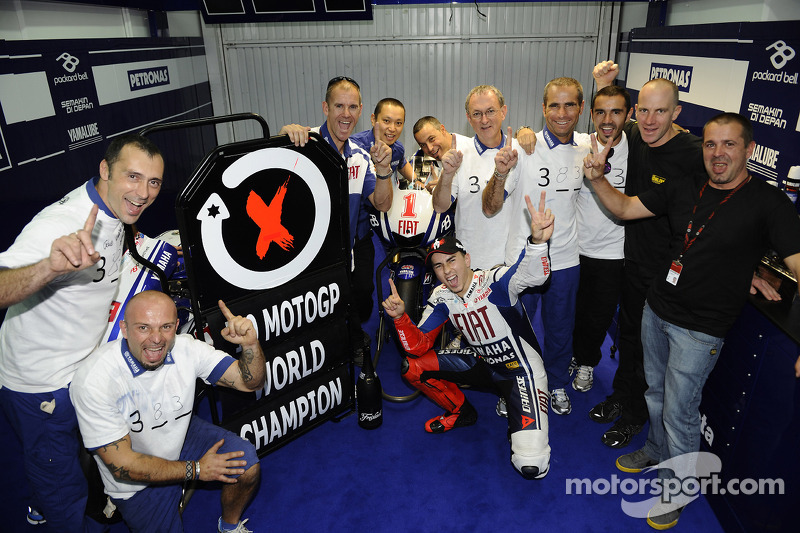 Race winner and 2010 MotoGP champion Jorge Lorenzo, Fiat Yamaha Team celebrates with his team