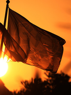 Le drapeau de la FIA