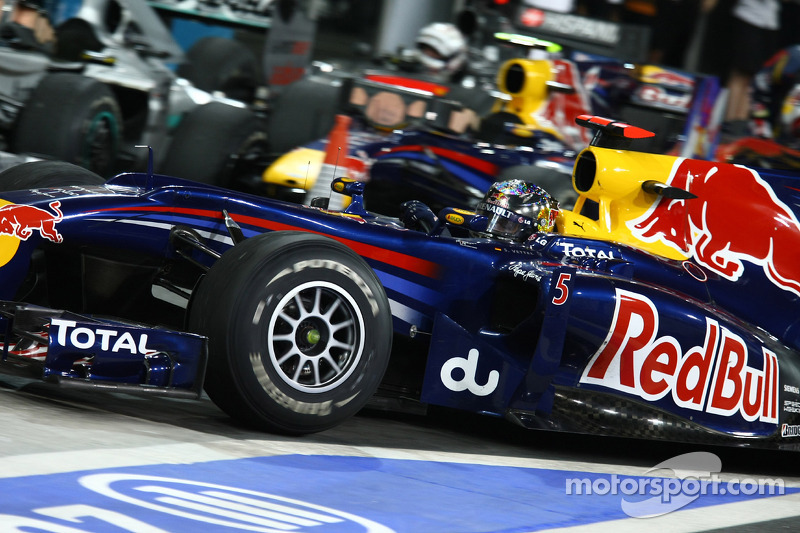 Yarış galibi ve 2010 Formula 1 Dünya Şampiyonu Sebastian Vettel, Red Bull Racing