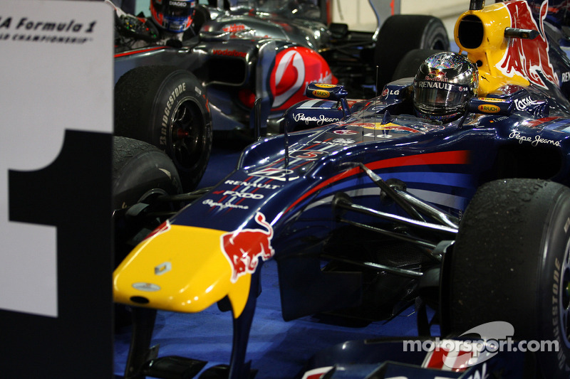 Yarış galibi ve 2010 Formula 1 Dünya Şampiyonu Sebastian Vettel, Red Bull Racing