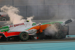 Vitantonio Liuzzi, Force India F1 Team en Michael Schumacher, Mercedes GP crash