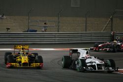 Robert Kubica, Renault F1 Team and Kamui Kobayashi, BMW Sauber F1 Team