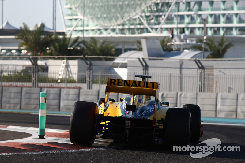 Robert Kubica, Renault F1 Team, testy na torze Yas Marina, 2010