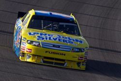 El Ford de Travis Kvapil, Front Row Motorsports con Yates Racing