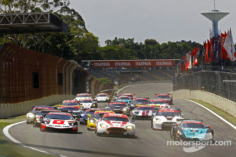 Start: #2 Vitaphone Racing Team Maserati MC12: Alexandre Negrao, Enrique Bernoldi, #38 All-Inkl.com Münnich Motorsport Lamborghini Murcielago R: Nicky Pastorelli, Dominik Schwager, #7 Young Driver AMR Aston Martin DB9: Darren Turner, Tomas Enge