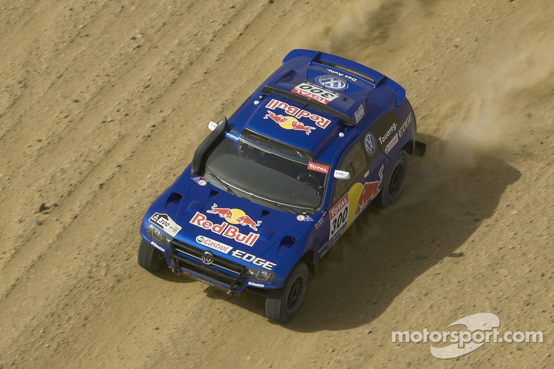 Volkswagen Motorsport: Carlos Sainz y Lucas Cruz Senra prueban el Wolkswagen Race Touareg 3 en Marruecos