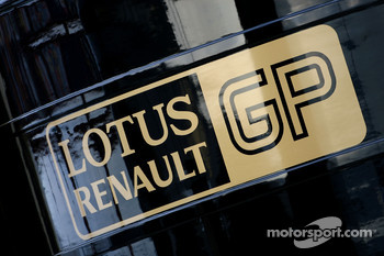 Renault supplies Red Bull, Renault and Lotus