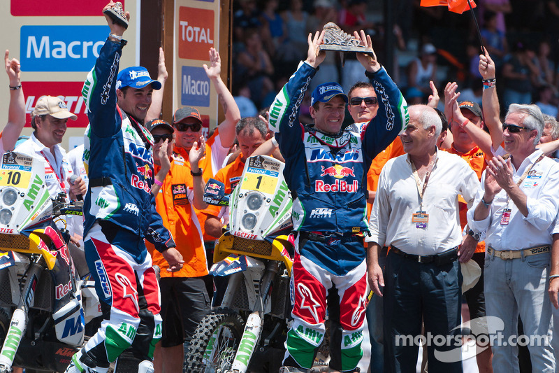 Podio: ganador Marc Coma