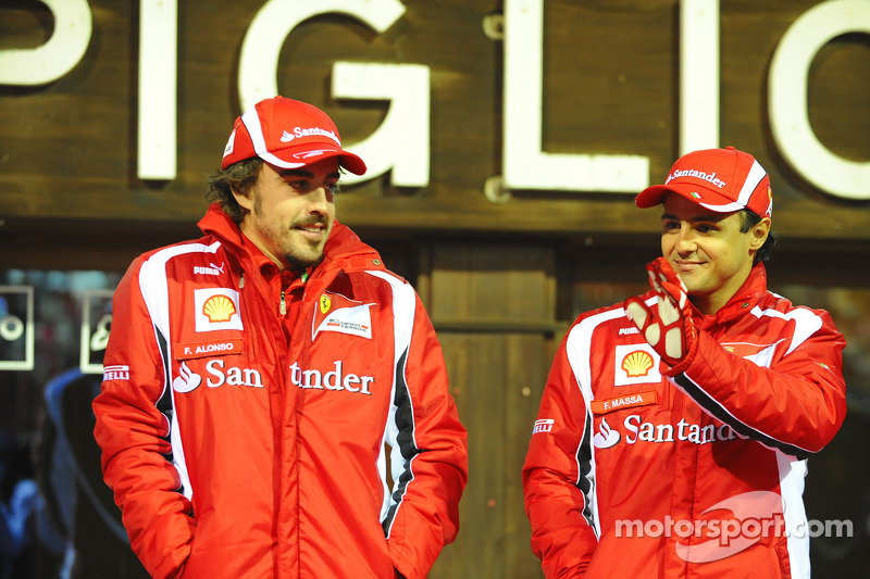 2011 - Ferrari - Fernando Alonso 257 X 118 Felipe Massa