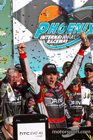 Victory lane: race winner Jeff Gordon, Hendrick Motorsports Chevrolet celebrates