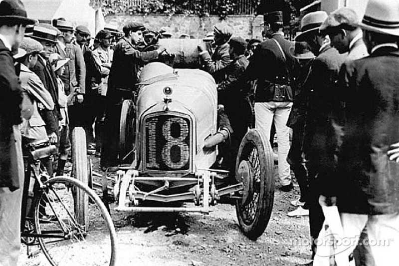 A primeira edição do GP da Itália foi realizada em 1921 em Montichiari, com vitória do francês Jules Goux.