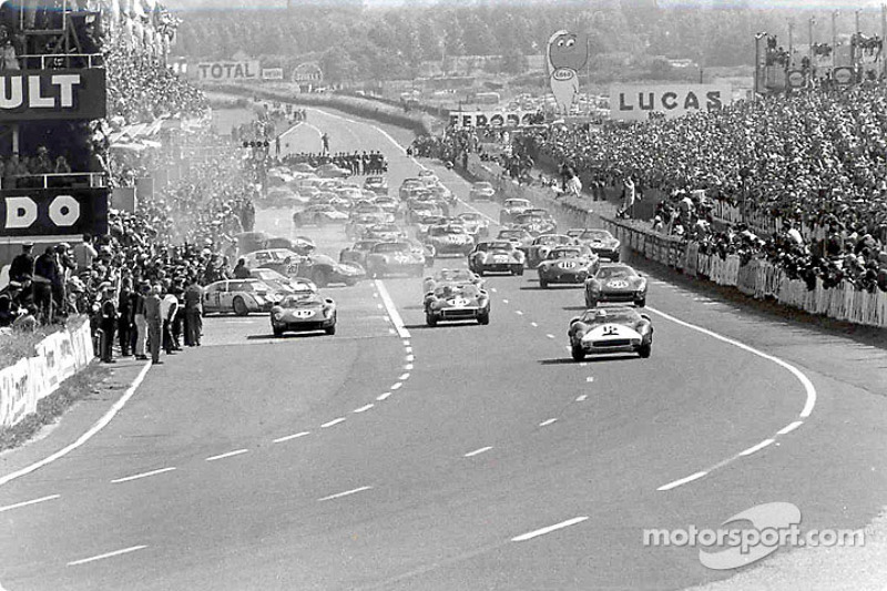 At the start, Pedro Rodríguez taking the lead in a Ferrari from NART