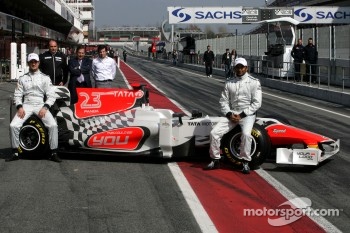 Hispania Racing Team, HRT unveils new F111, Vitantonio Liuzzi, Hispania Racing Team, HRT, Narain Karthikeyan, Hispania Racing Team, HRT, Colin Kolles, Hispania Racing Team, Team Principal, Jose Ramon Carabante Hispania Racing F1 Team, Team Owner
