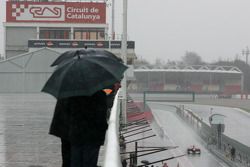 Lluvia fuerte en el Circuito de Cataluña para el último día de pruebas.
