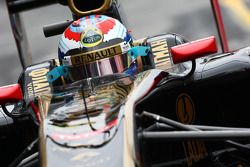 Vitaly Petrov, Lotus Renault GP