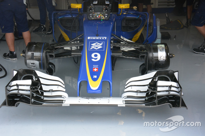 Sauber C35: Asymmetrische Vorderradbremse