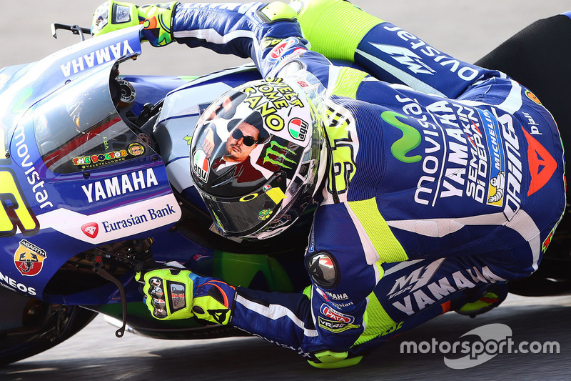 Valentino Rossi, Yamaha Factory Racing con su casco de los Blue Brothers