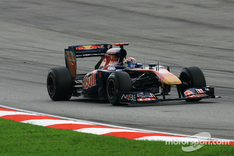 2011. Toro Rosso STR6 Ferrari