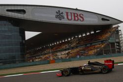 Vitaly Petrov, Lotus Renalut F1 Team