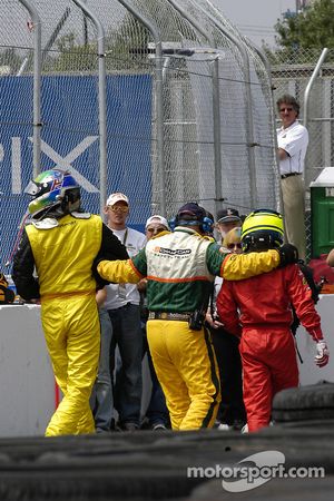 Justin Wilson and Cristiano da Matta out of their car